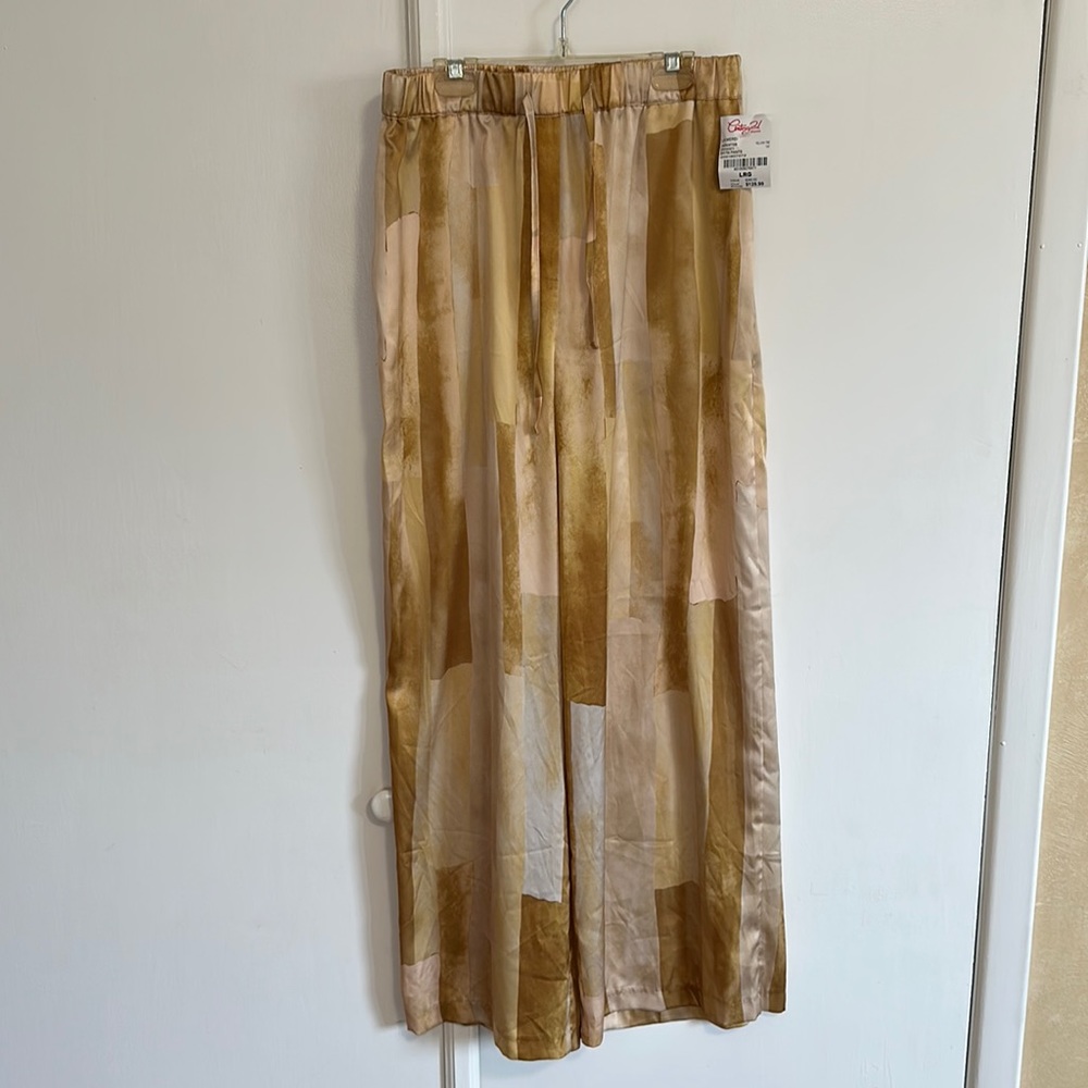 LAMEREI NWT wide legs satin pants size Large L